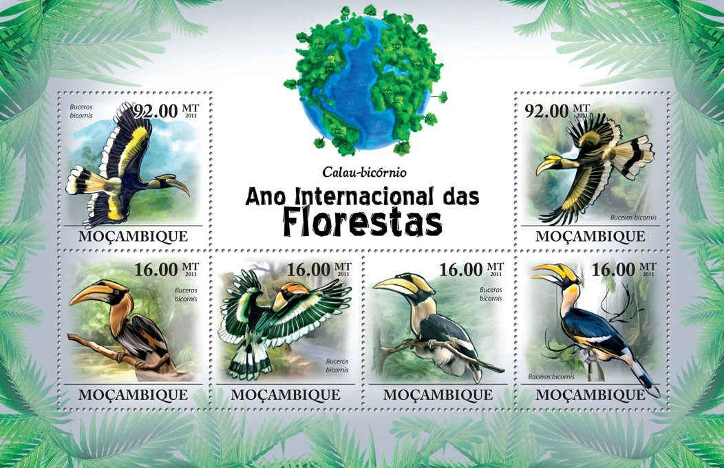 Great Hornbill,  (Buceros bicornis). - Issue of Mozambique postage Stamps