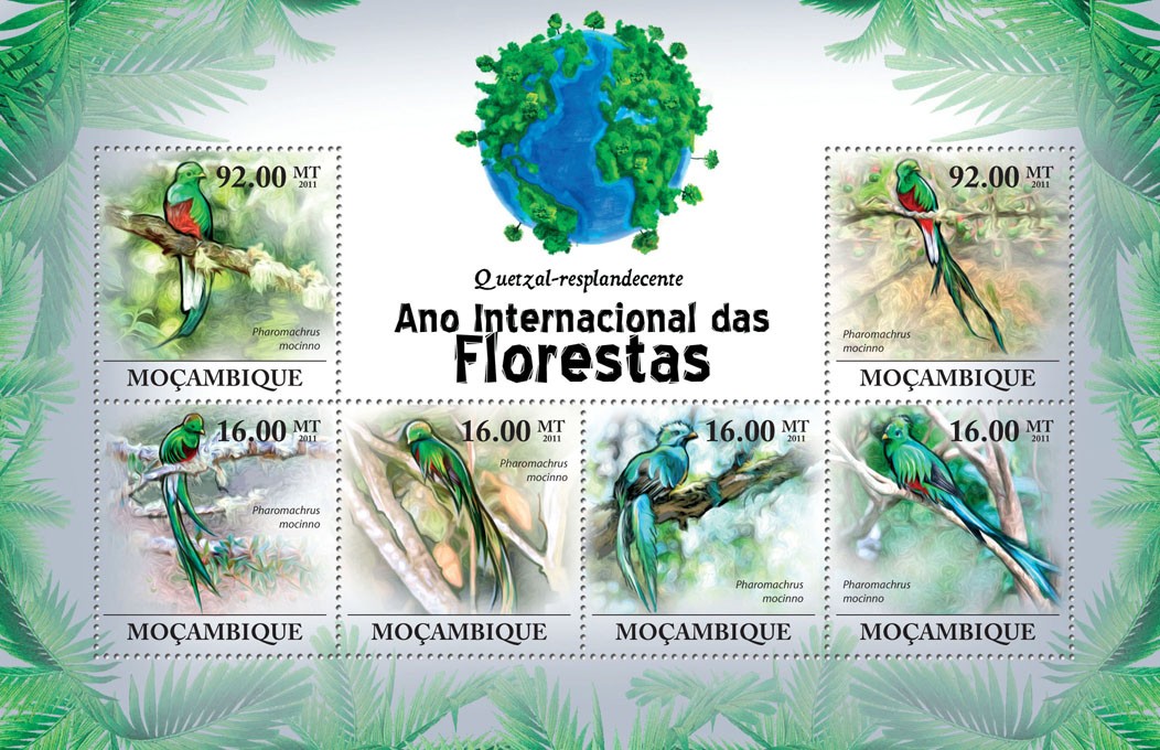 Resplendent Quetzal Birds, (Pharomachrus mocinno). - Issue of Mozambique postage Stamps